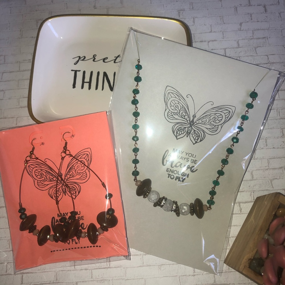 Necklace and earrings set “Envy”